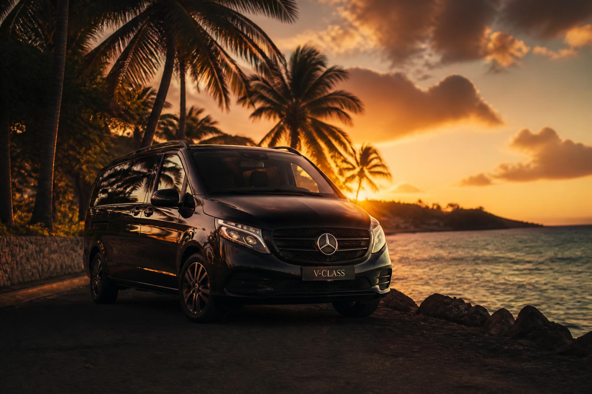 Mercedes Class V noir au coucher de soleil en Guadeloupe
